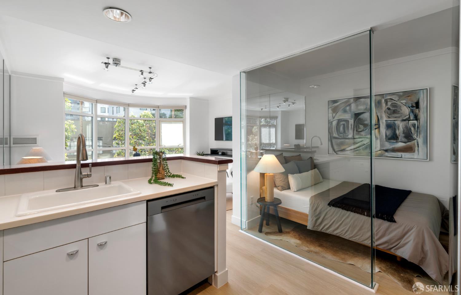 403 Main Street # 208N