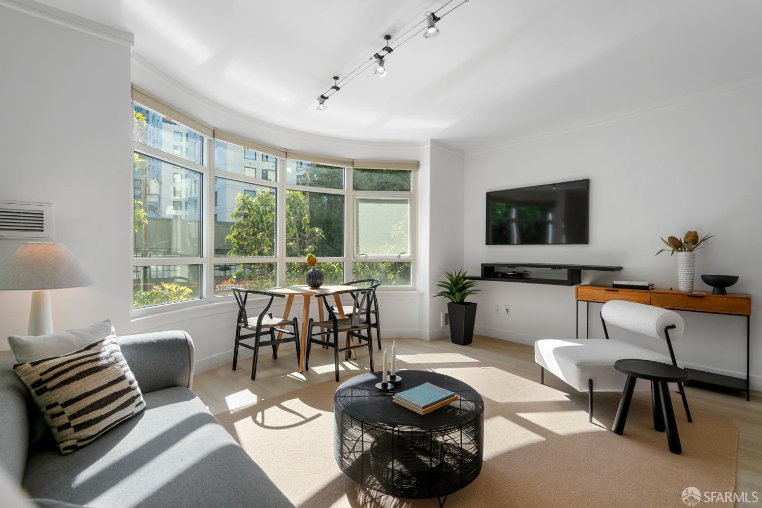 403 Main Street # 208N