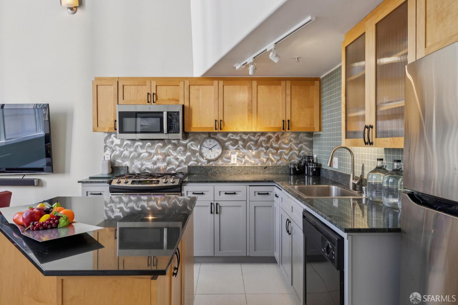 18 Lansing Street # 302