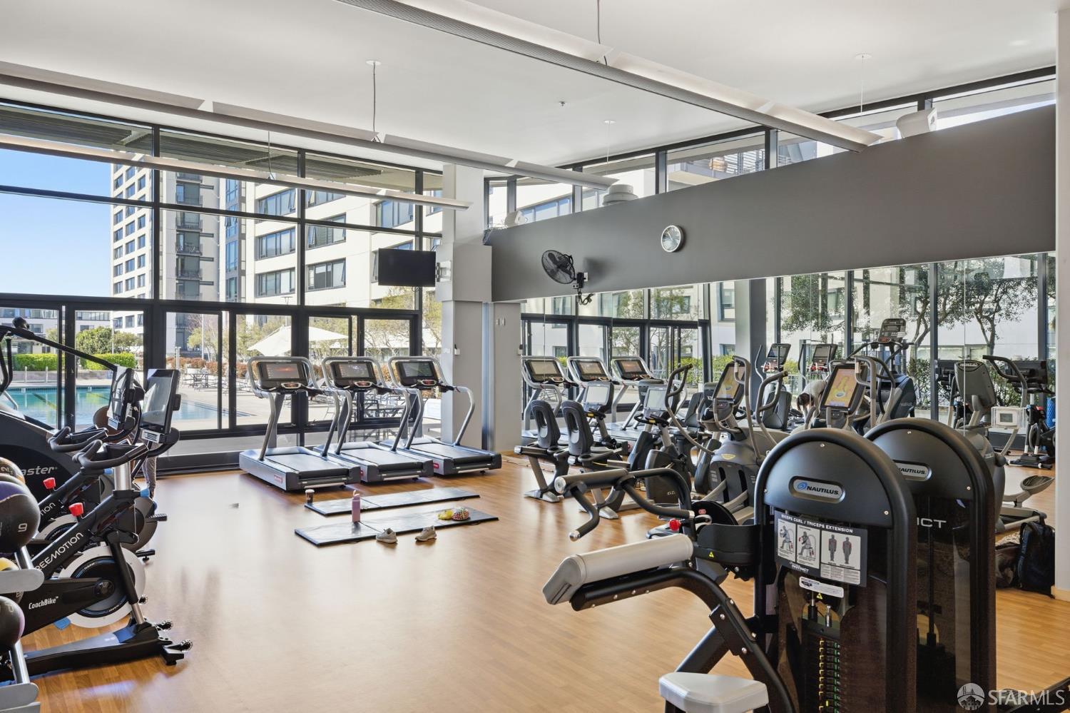 260 King Street # 1009