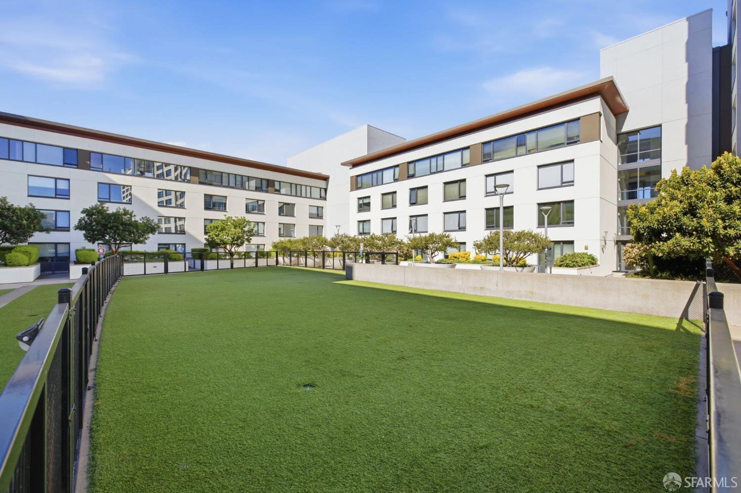 260 King Street # 1009