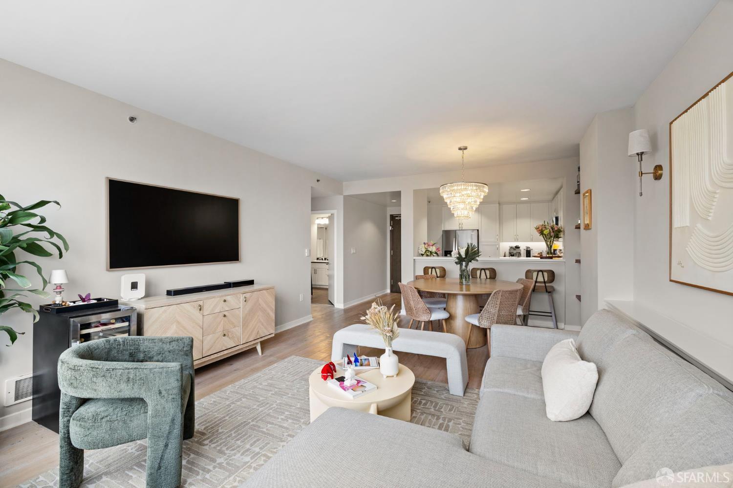 260 King Street # 1009