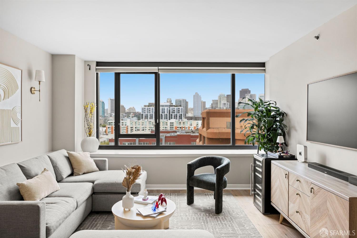 260 King Street # 1009