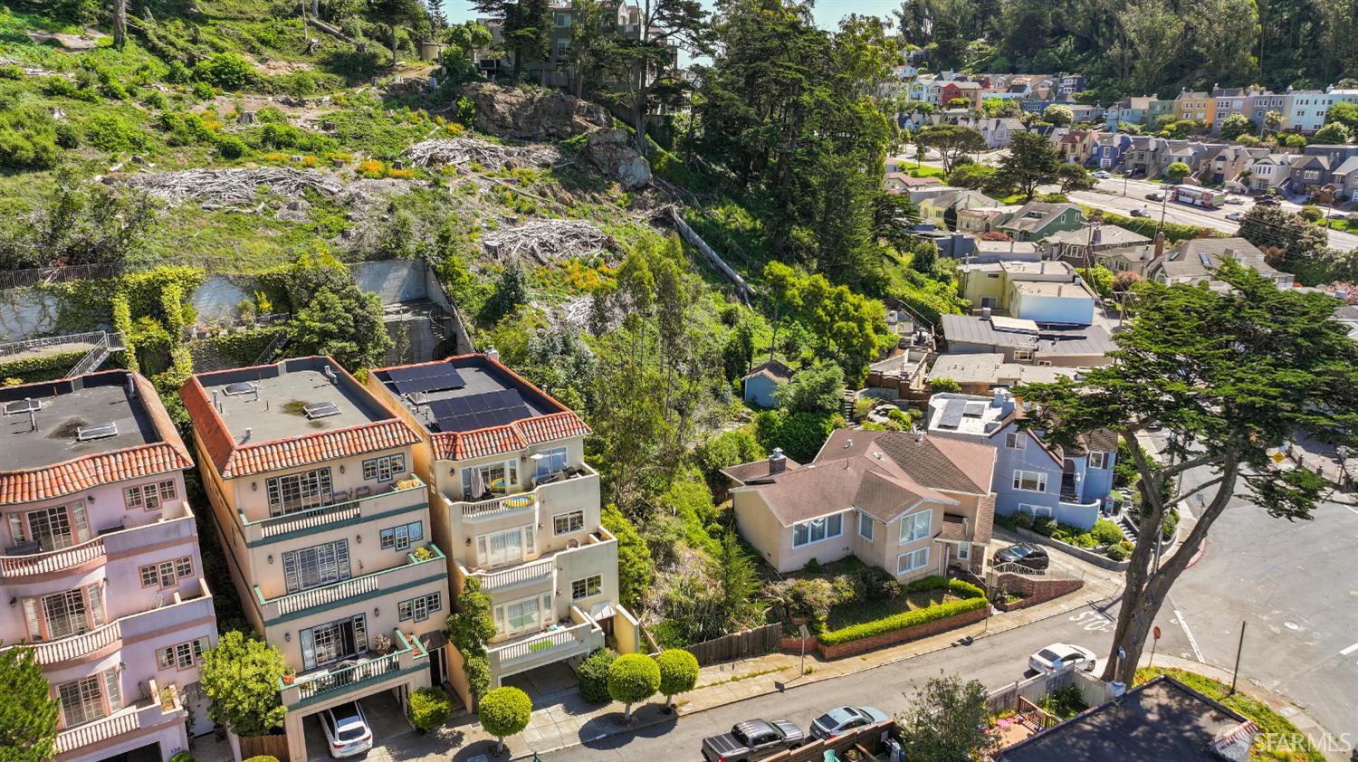 112 Kensington Way