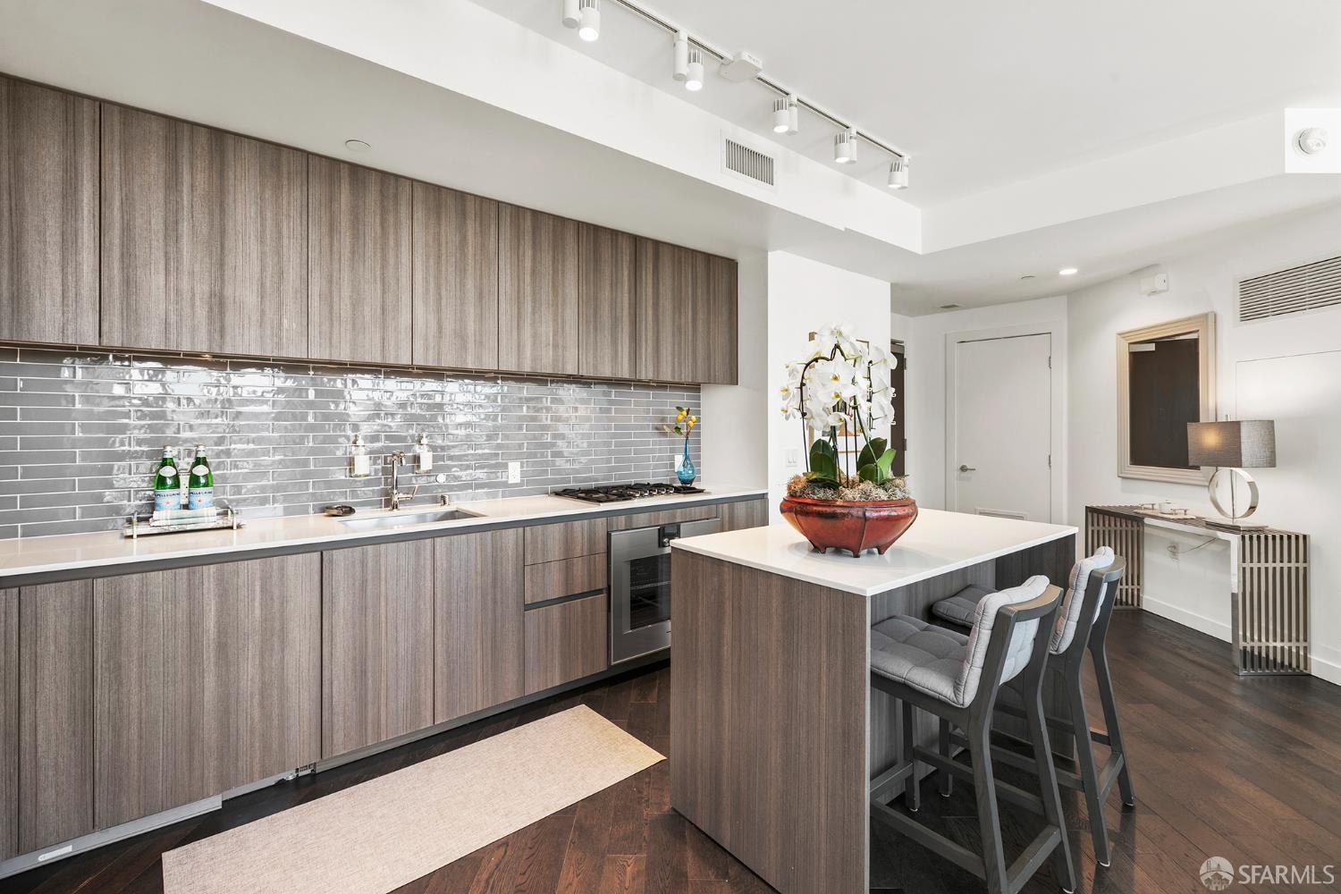 1000 3rd Street # 1206