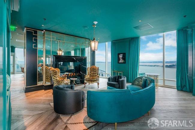 425 1st Street # 2607
