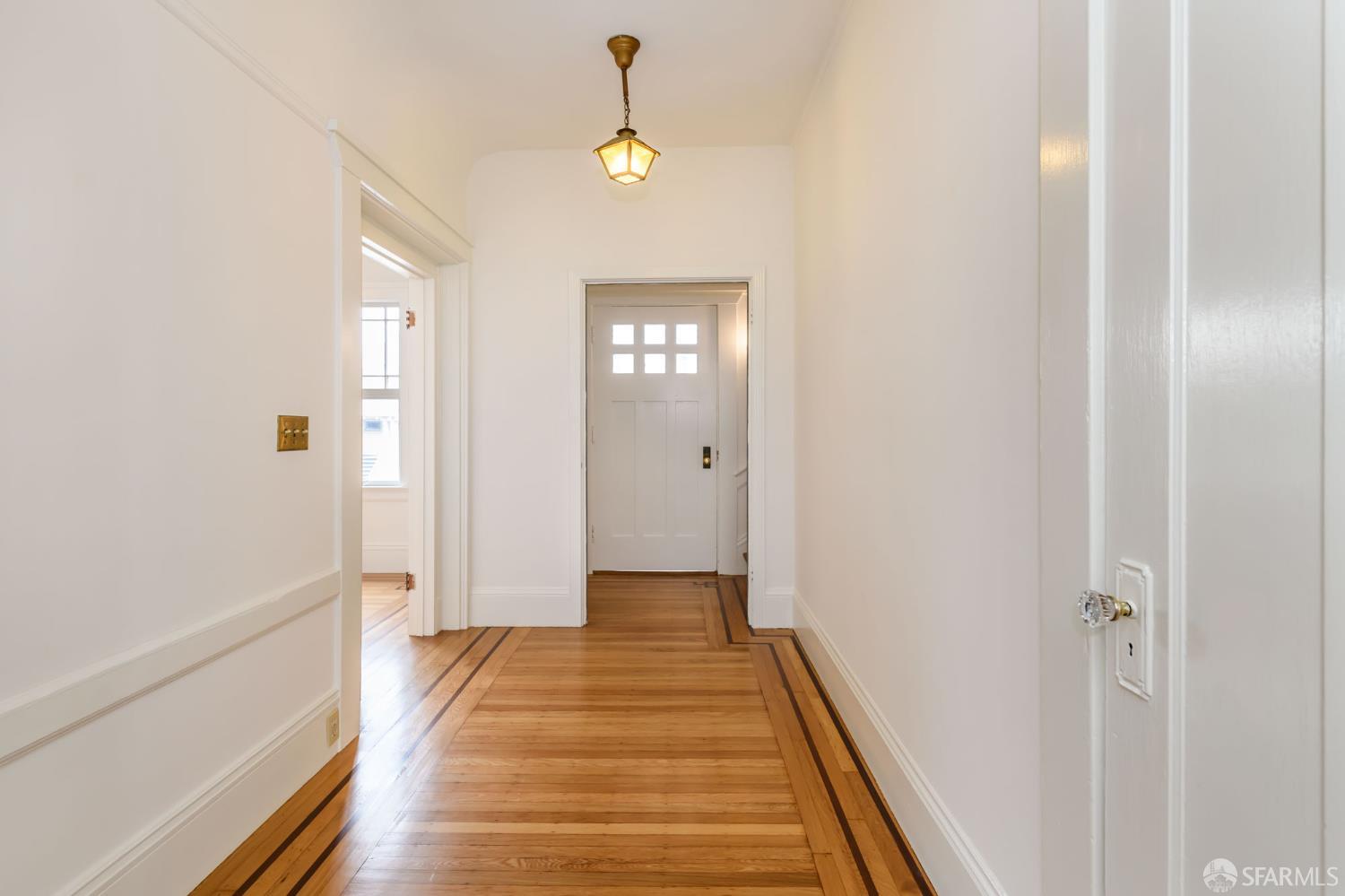 521-521 1/2 Judah Street