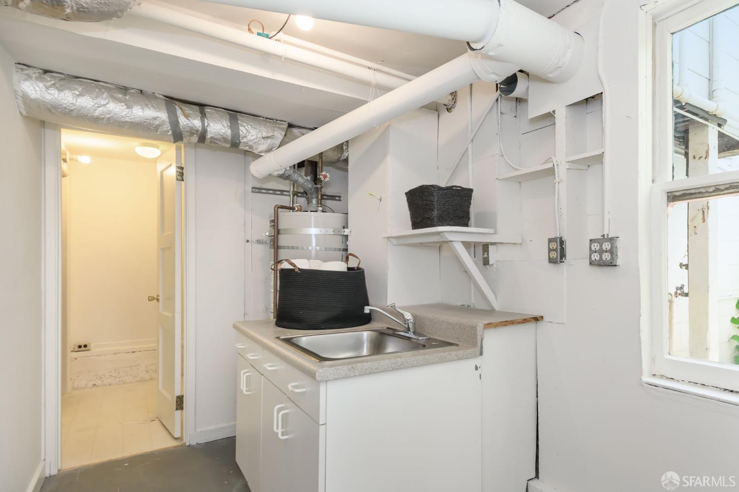 521-521 1/2 Judah Street