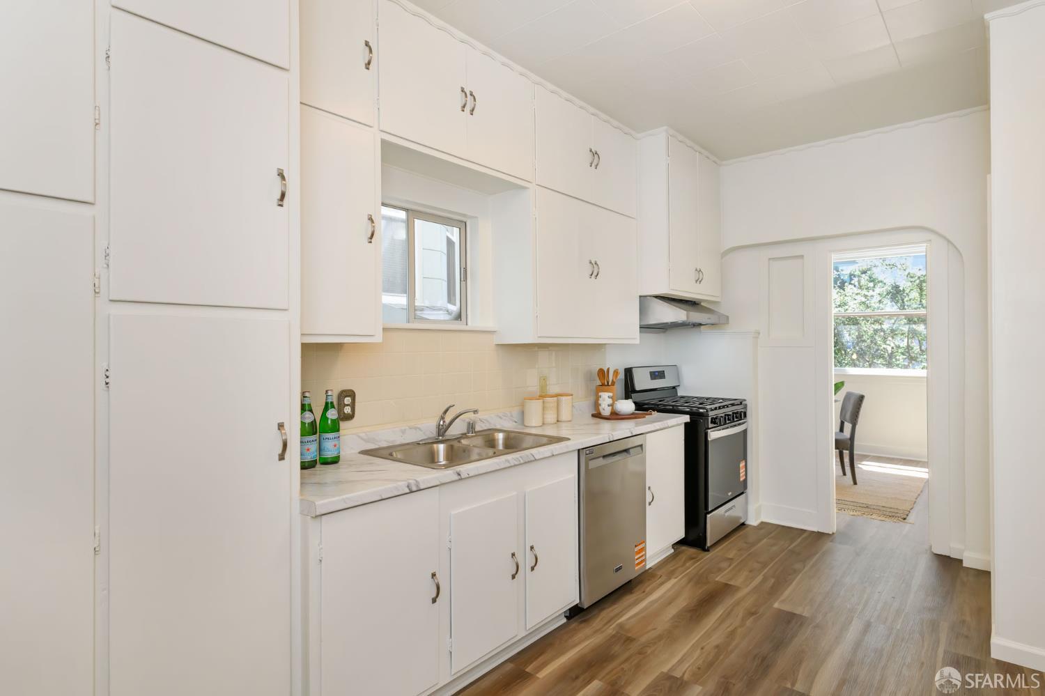 521-521 1/2 Judah Street