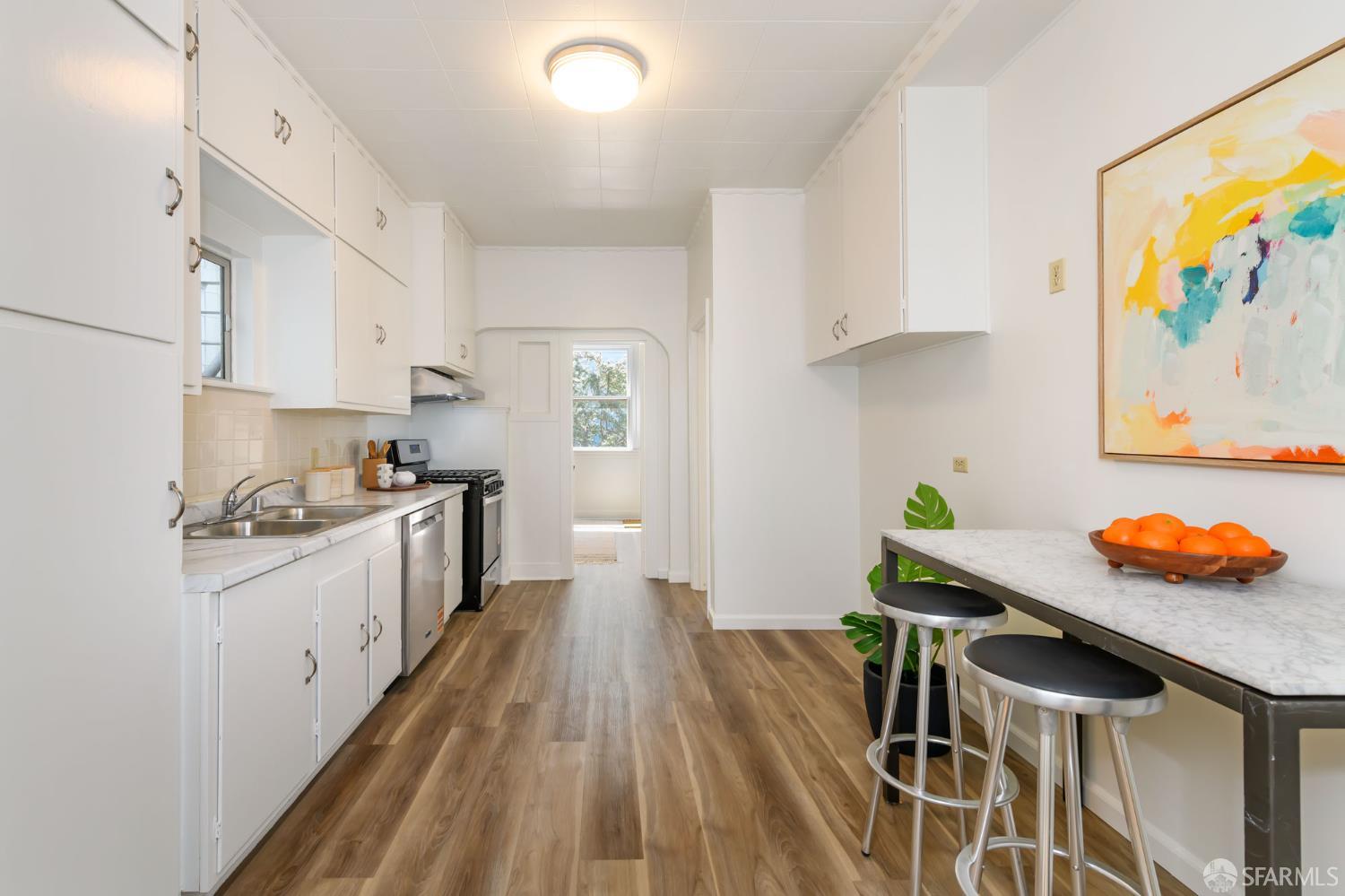 521-521 1/2 Judah Street