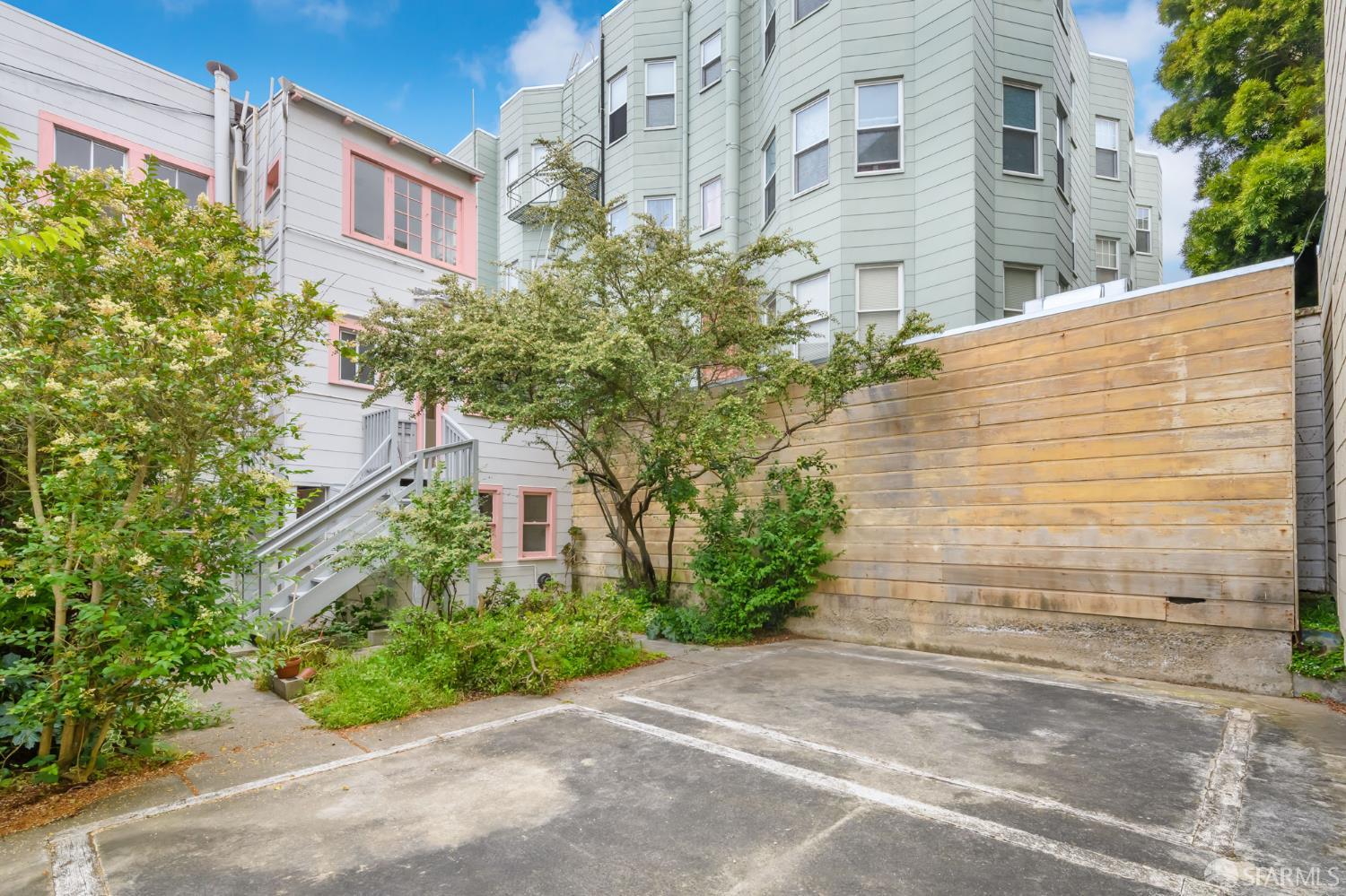 521-521 1/2 Judah Street