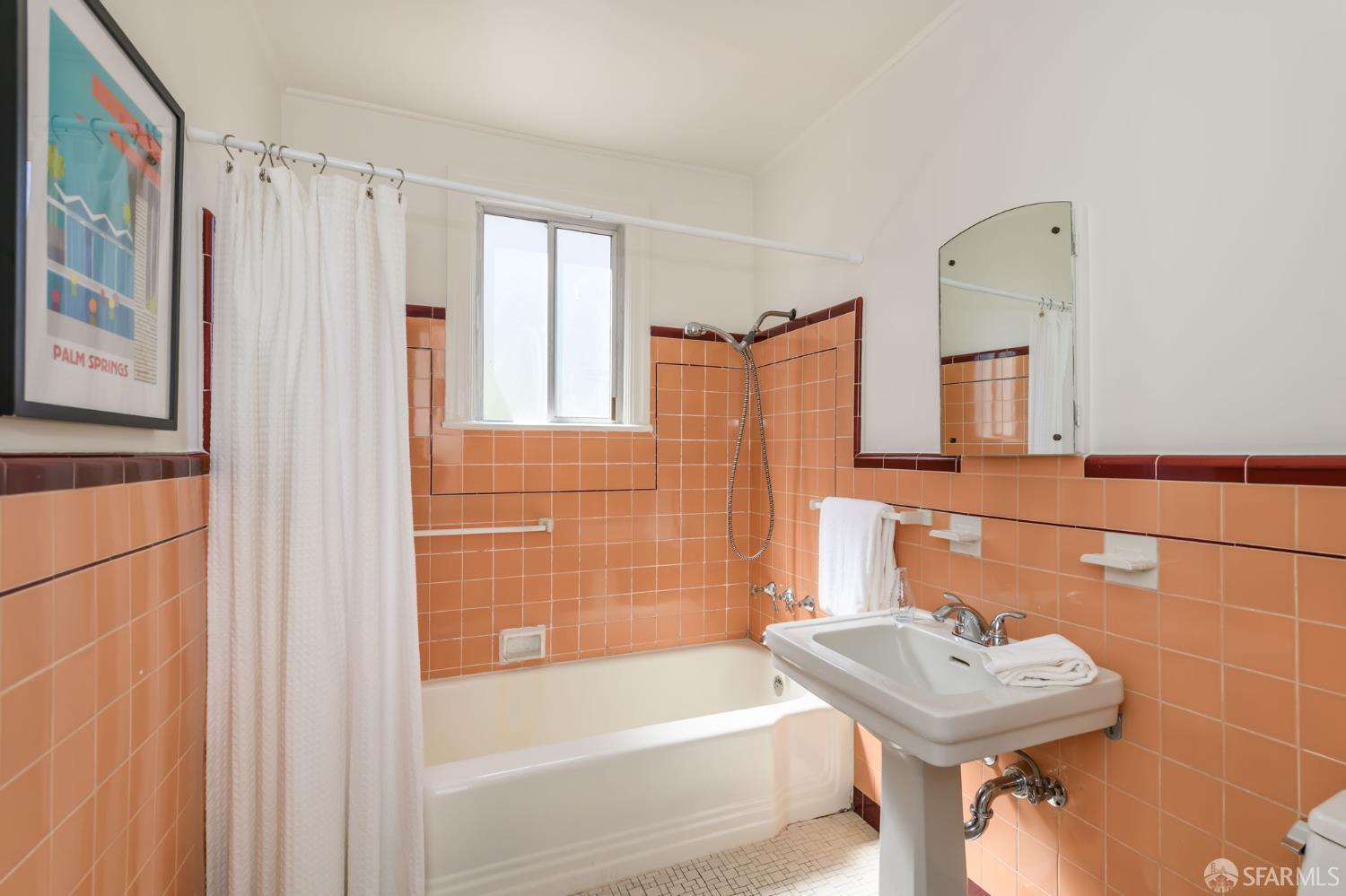 521-521 1/2 Judah Street