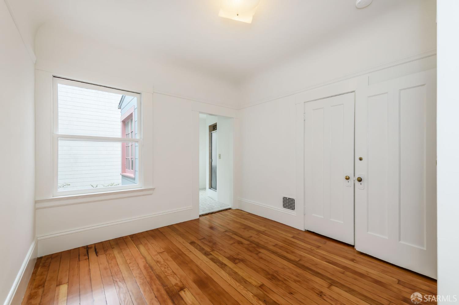 521-521 1/2 Judah Street