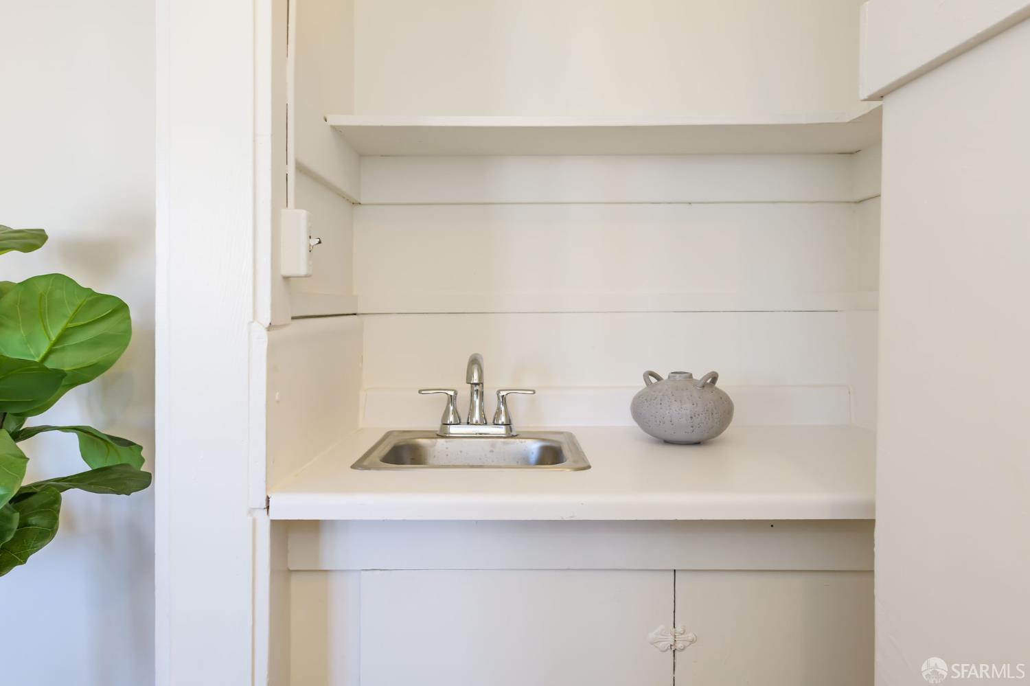 521-521 1/2 Judah Street