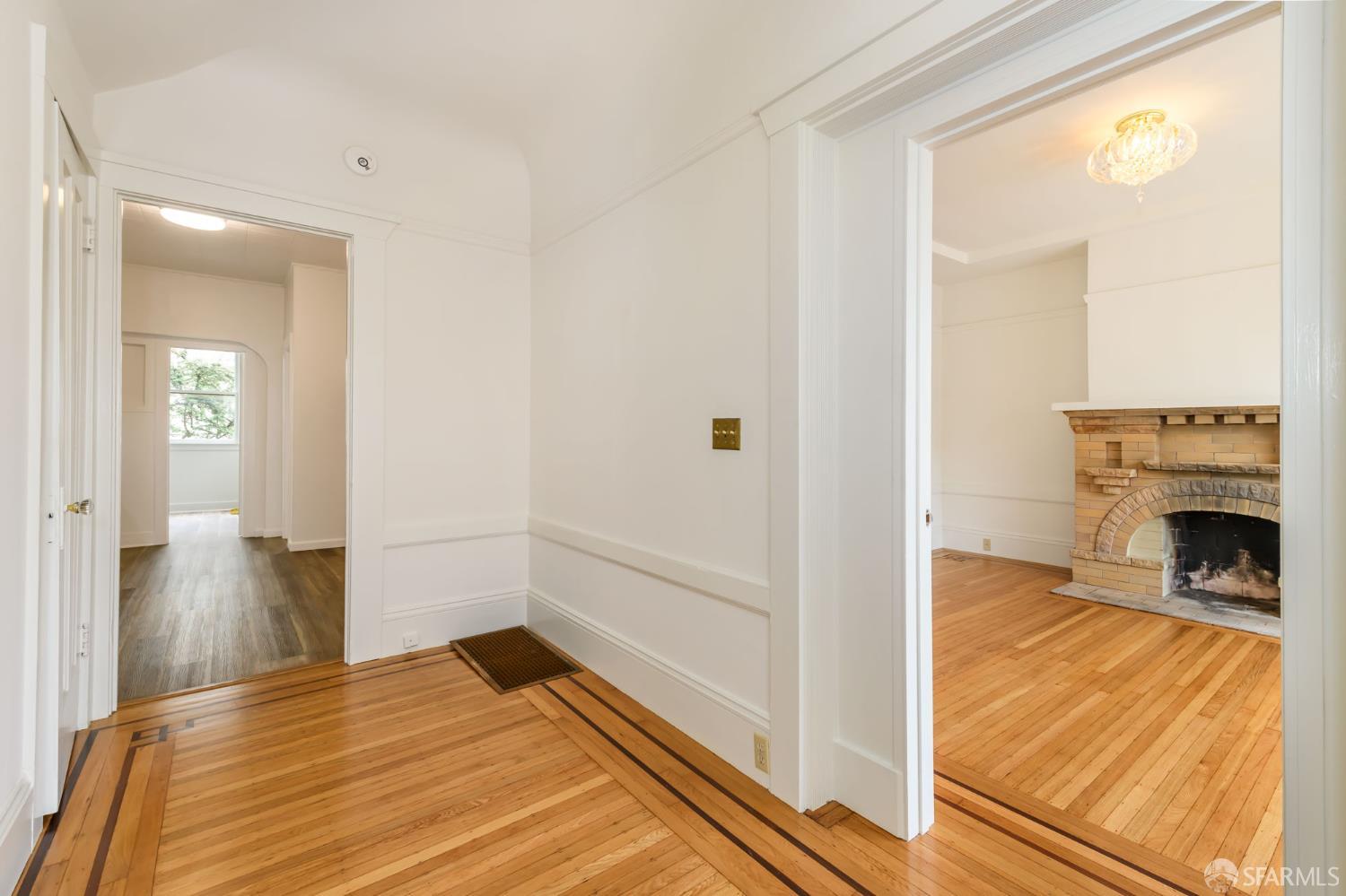 521-521 1/2 Judah Street