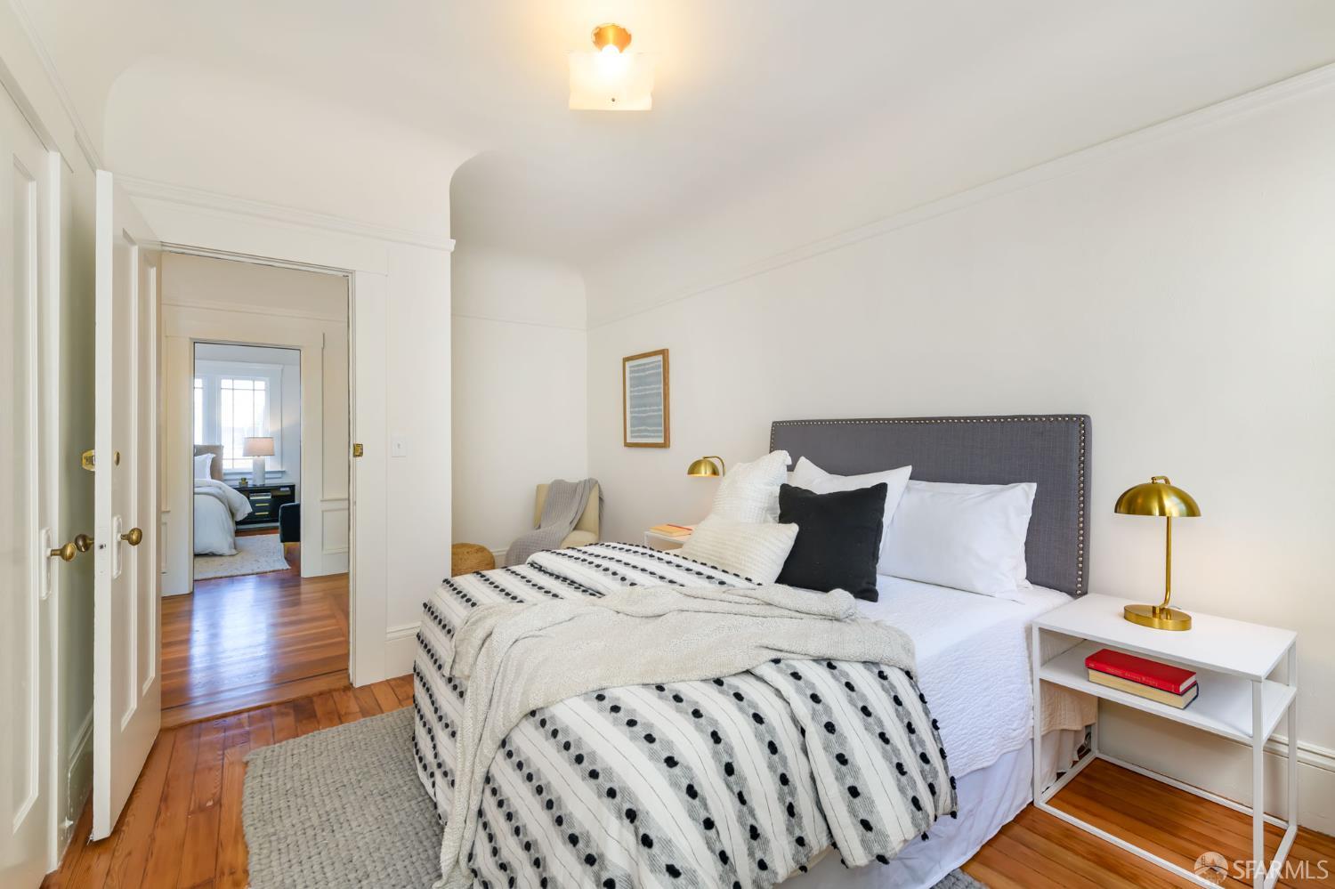 521-521 1/2 Judah Street