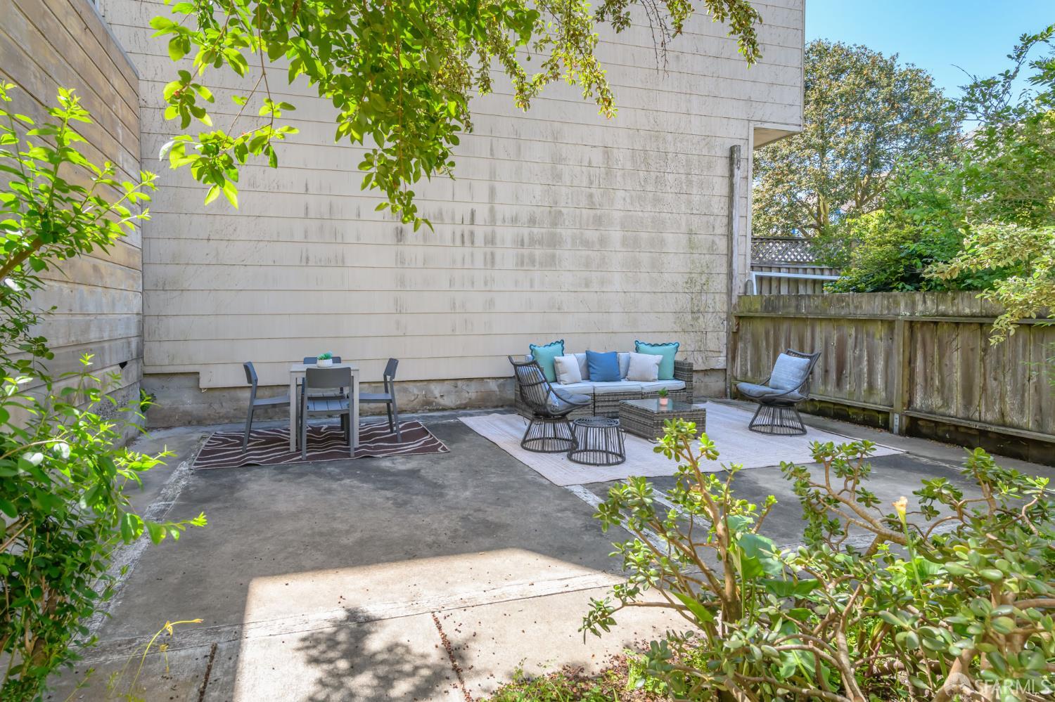 521-521 1/2 Judah Street