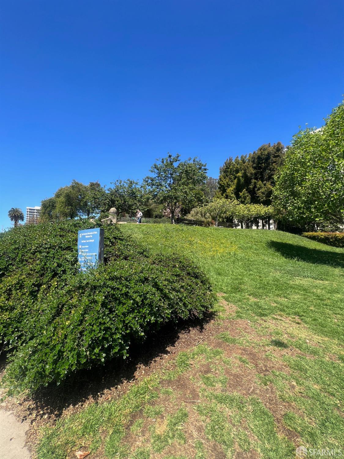 2001 Sacramento Street # 9