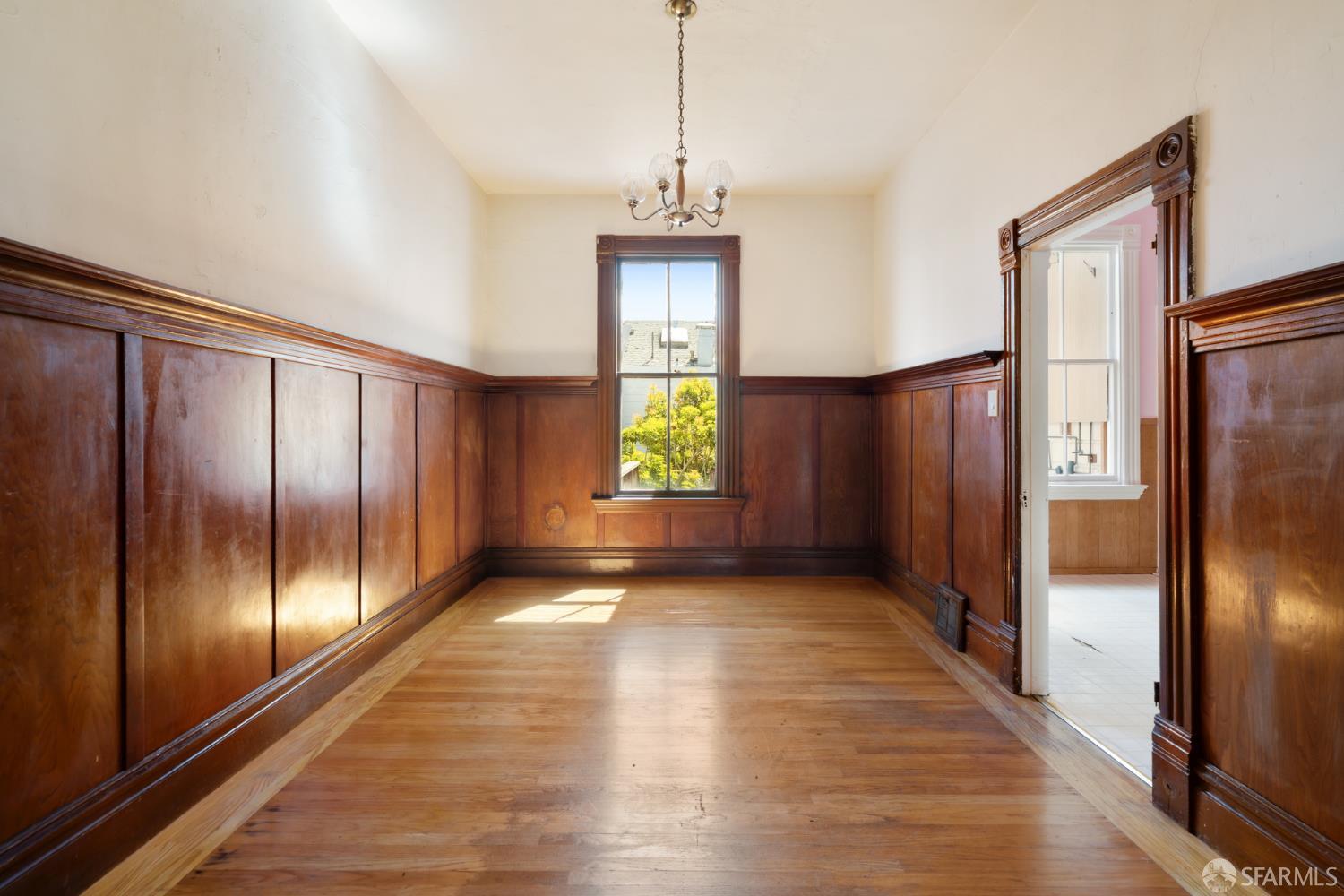 203 Hoffman Avenue