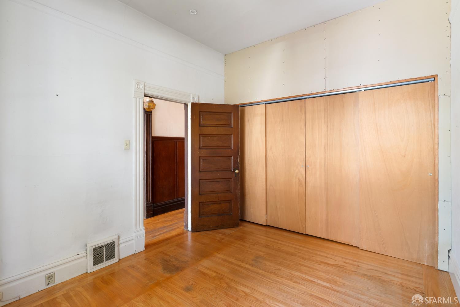 203 Hoffman Avenue