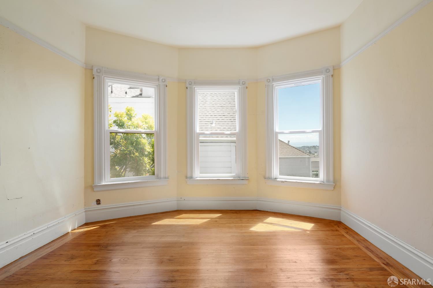 203 Hoffman Avenue