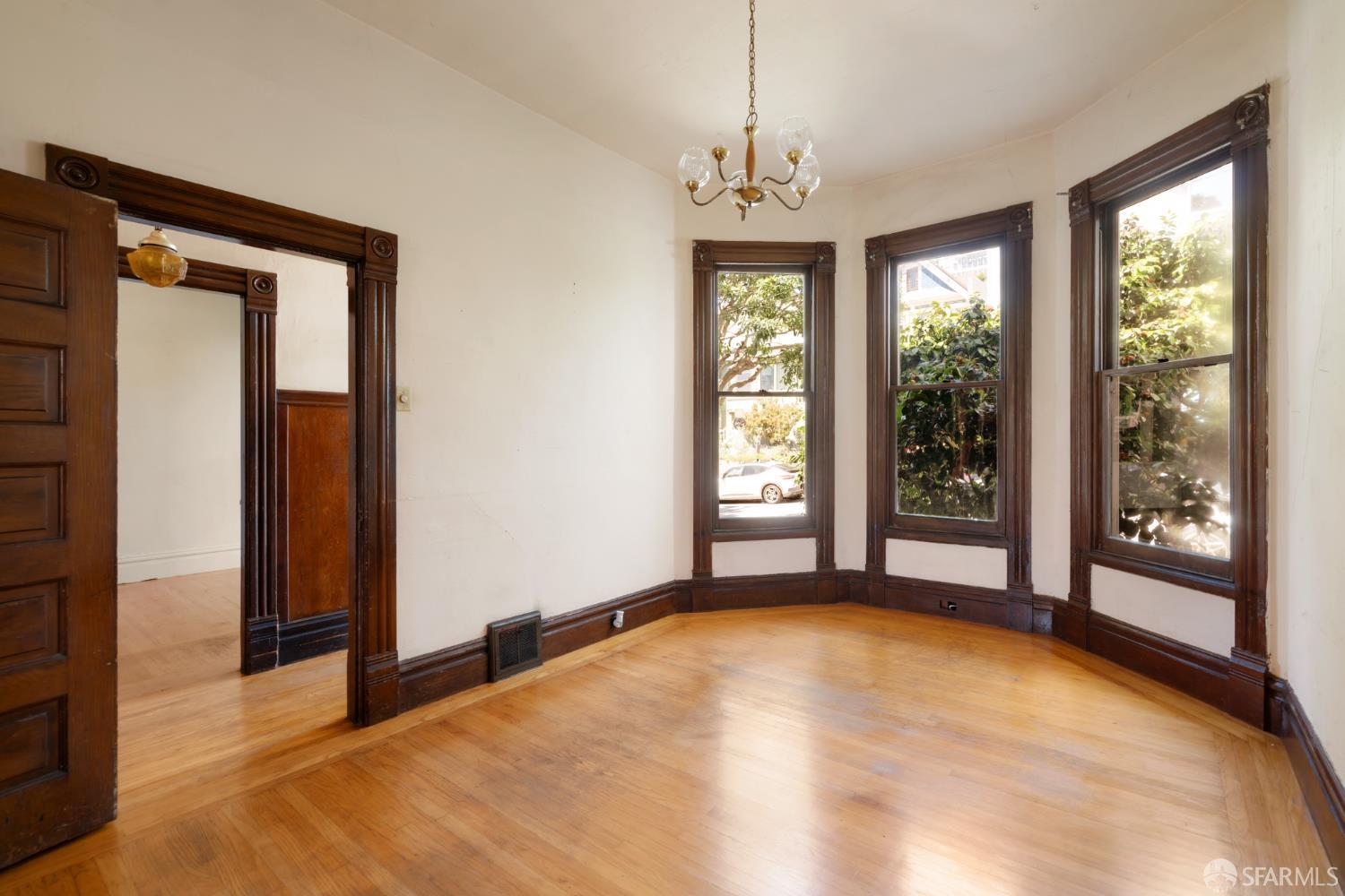 203 Hoffman Avenue