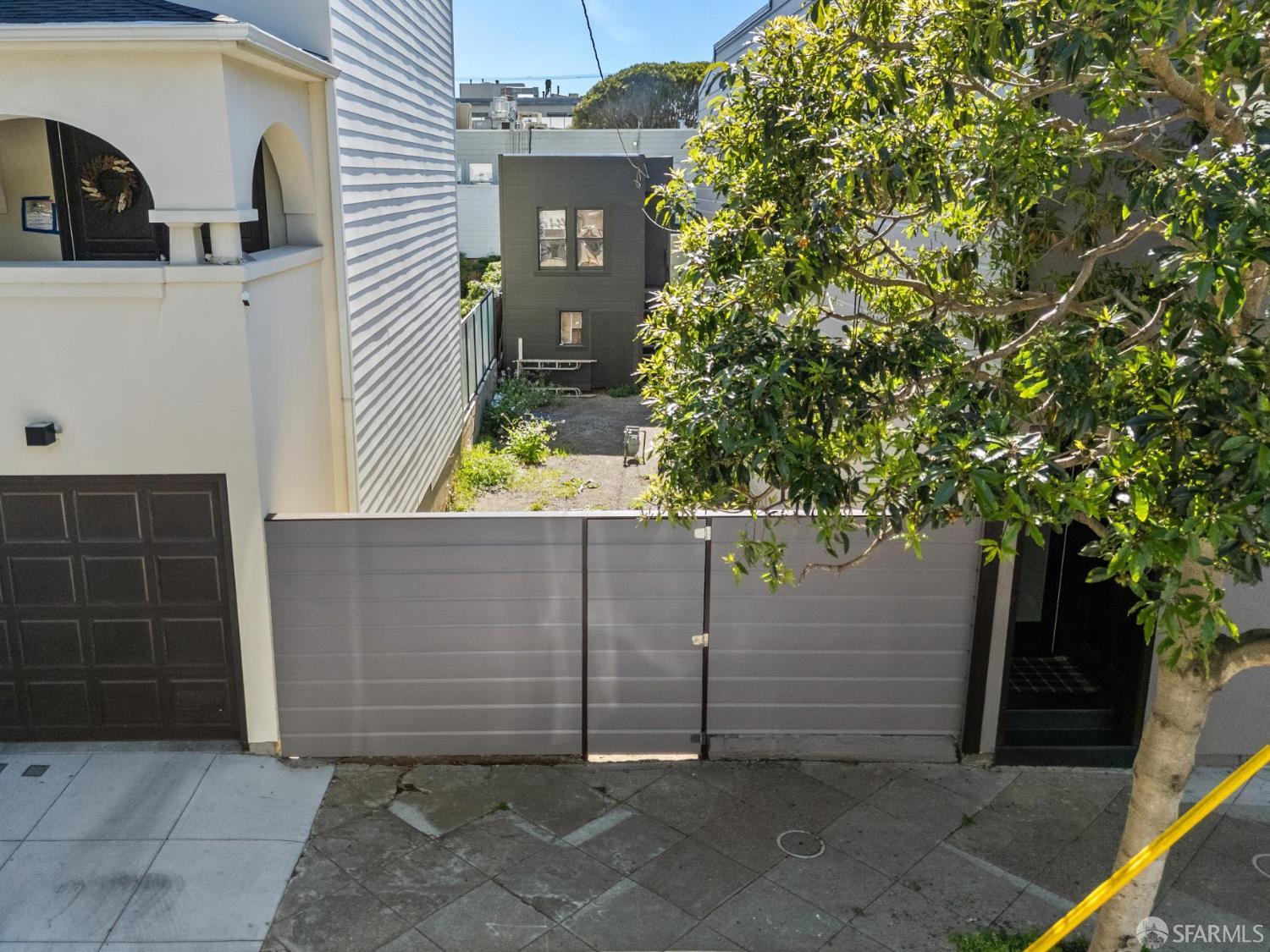 23 Brompton Avenue