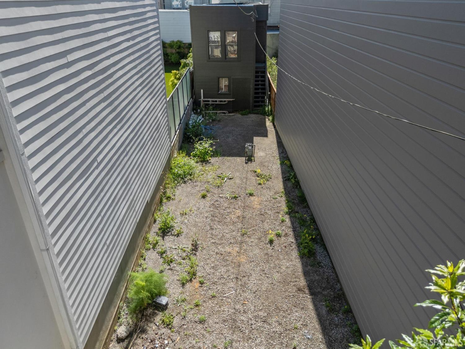 23 Brompton Avenue