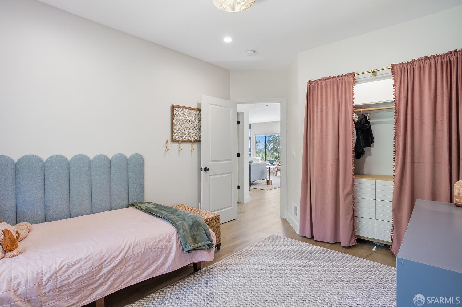 180 Panorama Drive