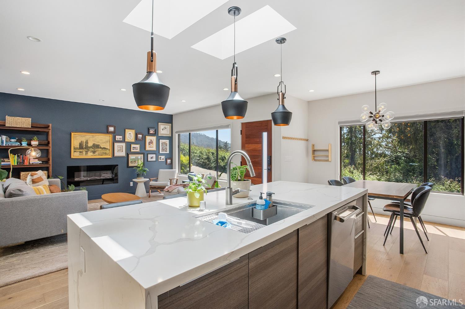 180 Panorama Drive