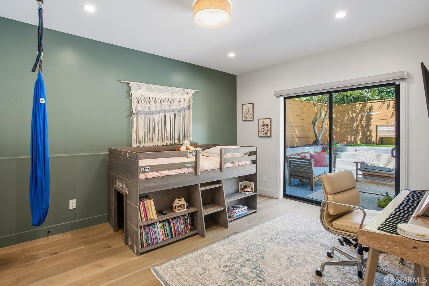 180 Panorama Drive