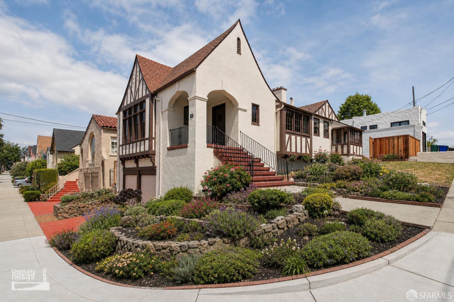 2900 Sheffield Avenue