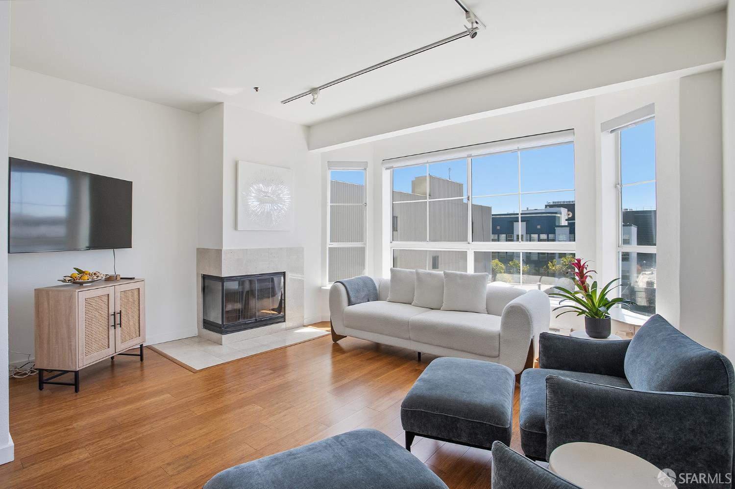 603 Natoma Street # 402