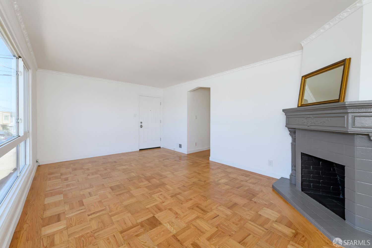 113 Santa Cruz Avenue