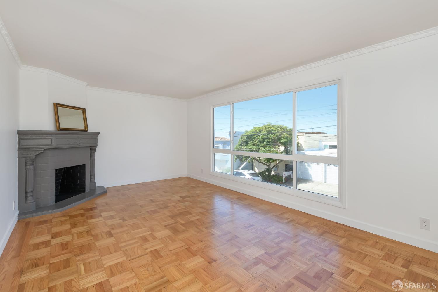 113 Santa Cruz Avenue