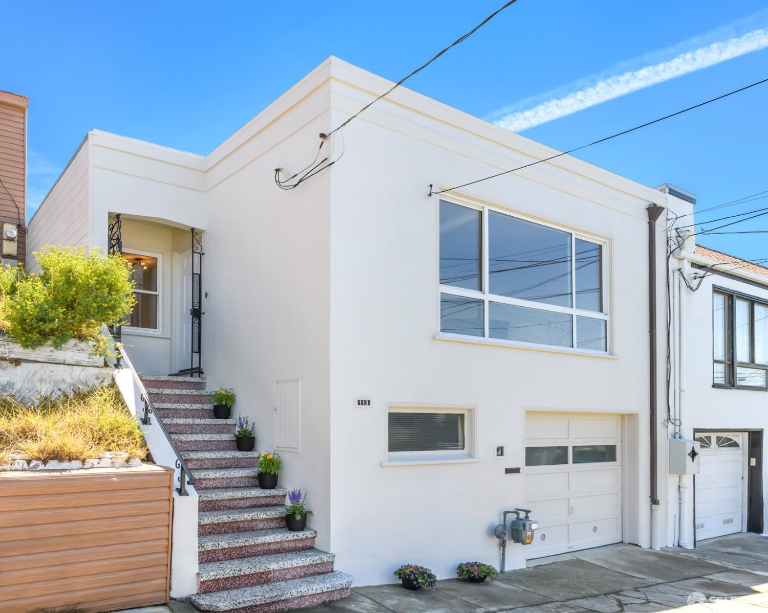 113 Santa Cruz Avenue