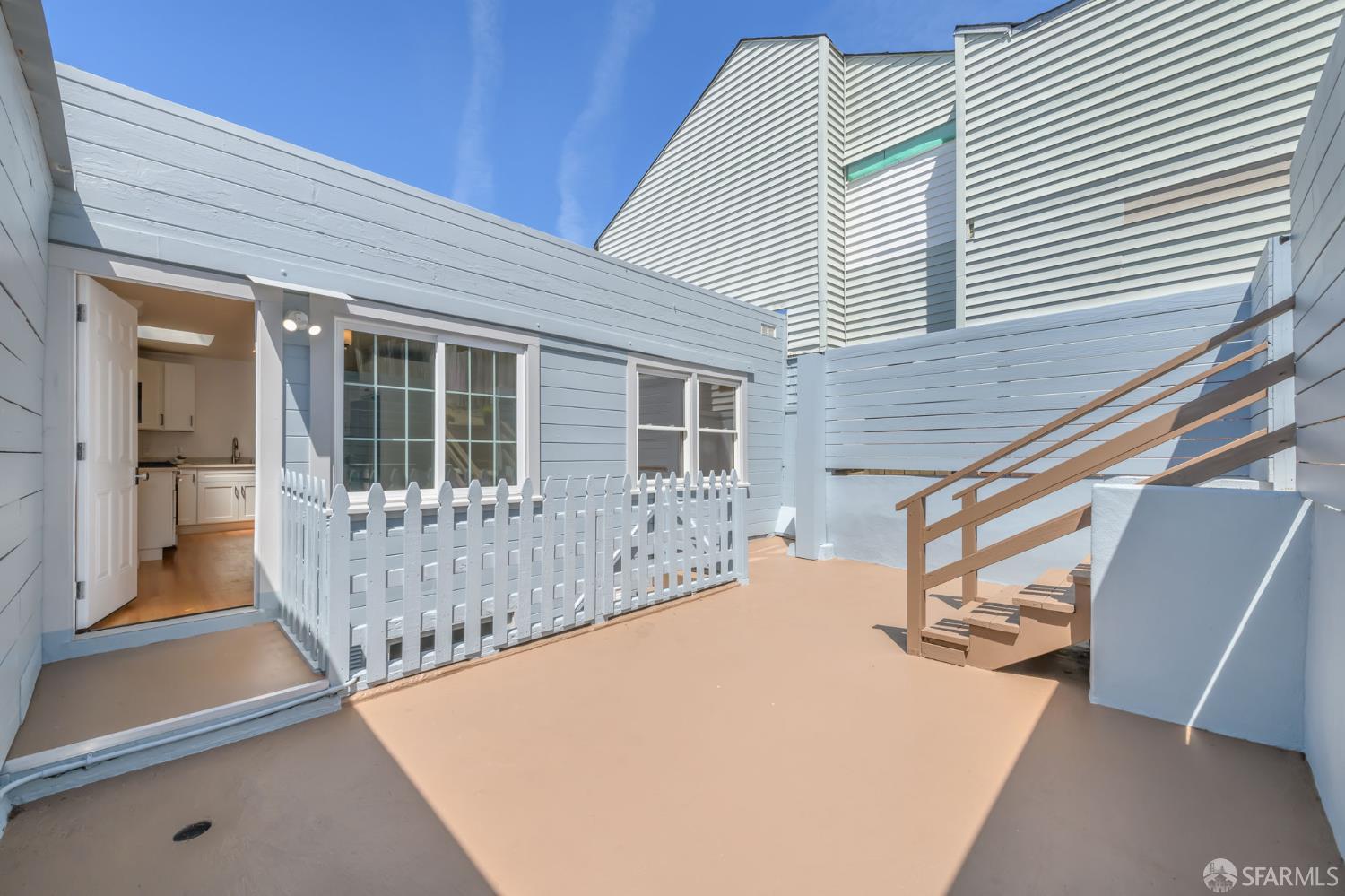 113 Santa Cruz Avenue