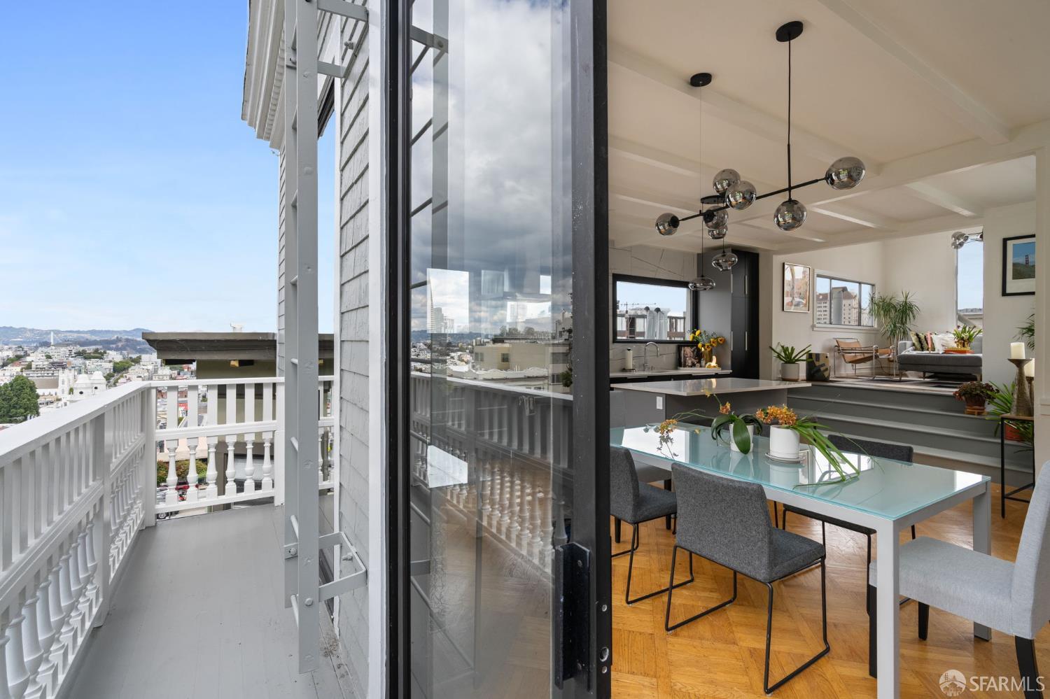 1023 Broadway