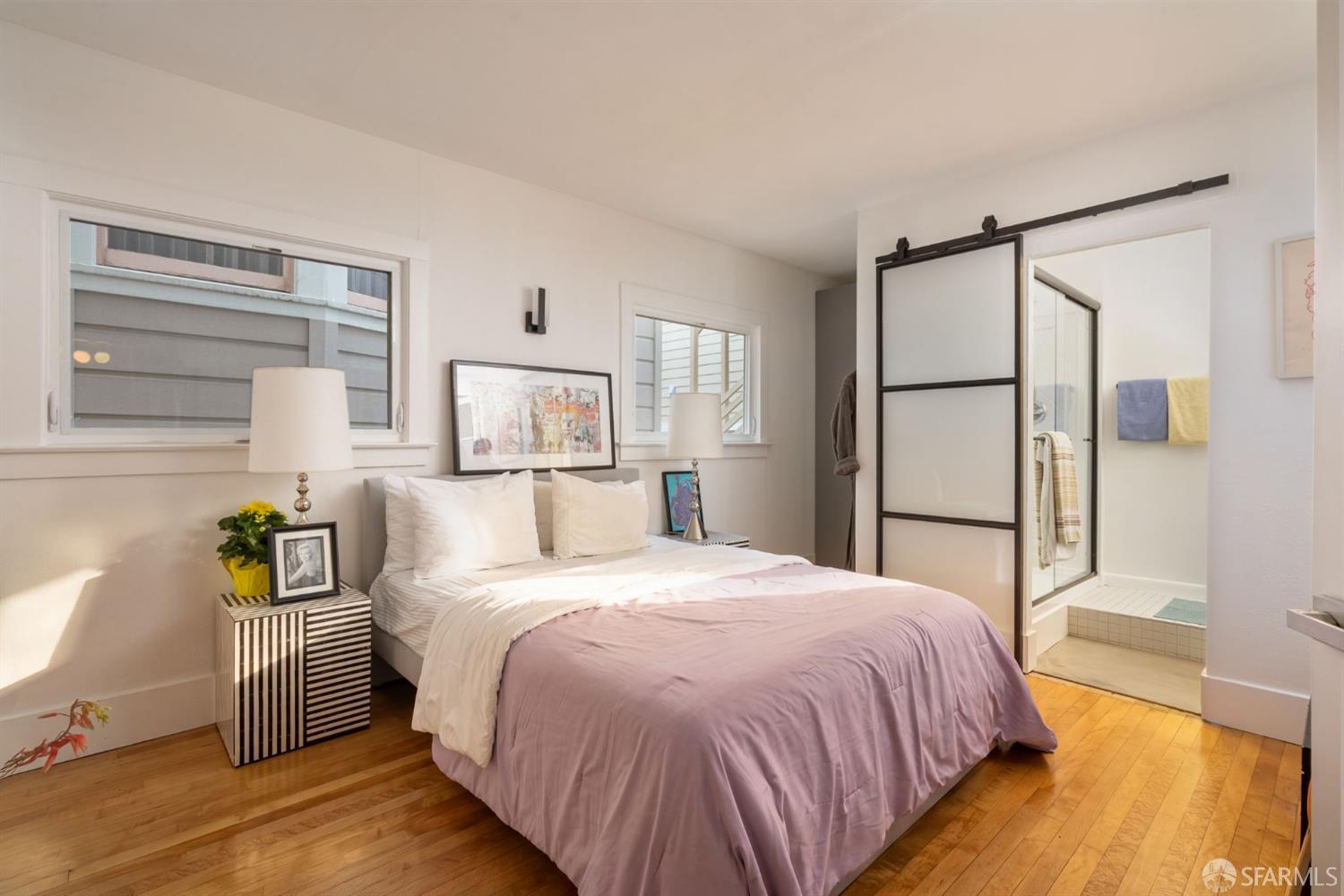 1023 Broadway