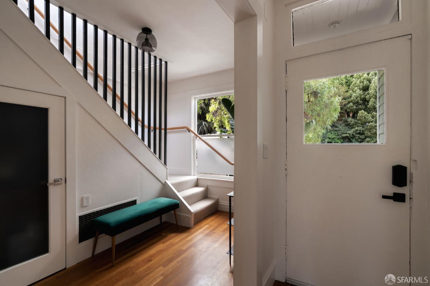 1023 Broadway
