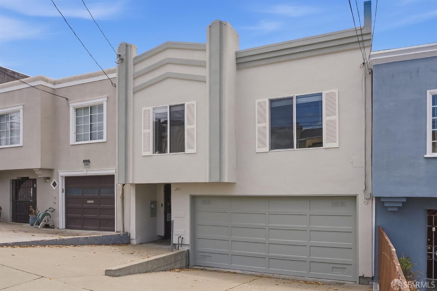 251 SE Byxbee Street