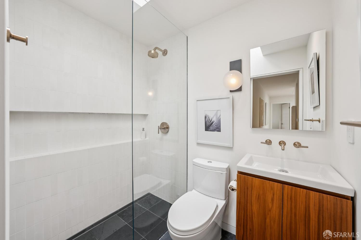 423 Waller Street # 7