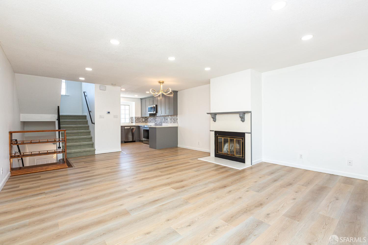 80 Silverview Drive