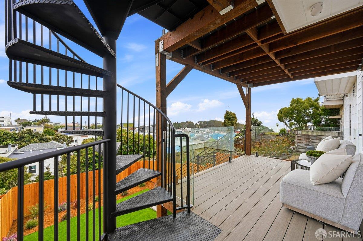 39 Seal Rock Drive