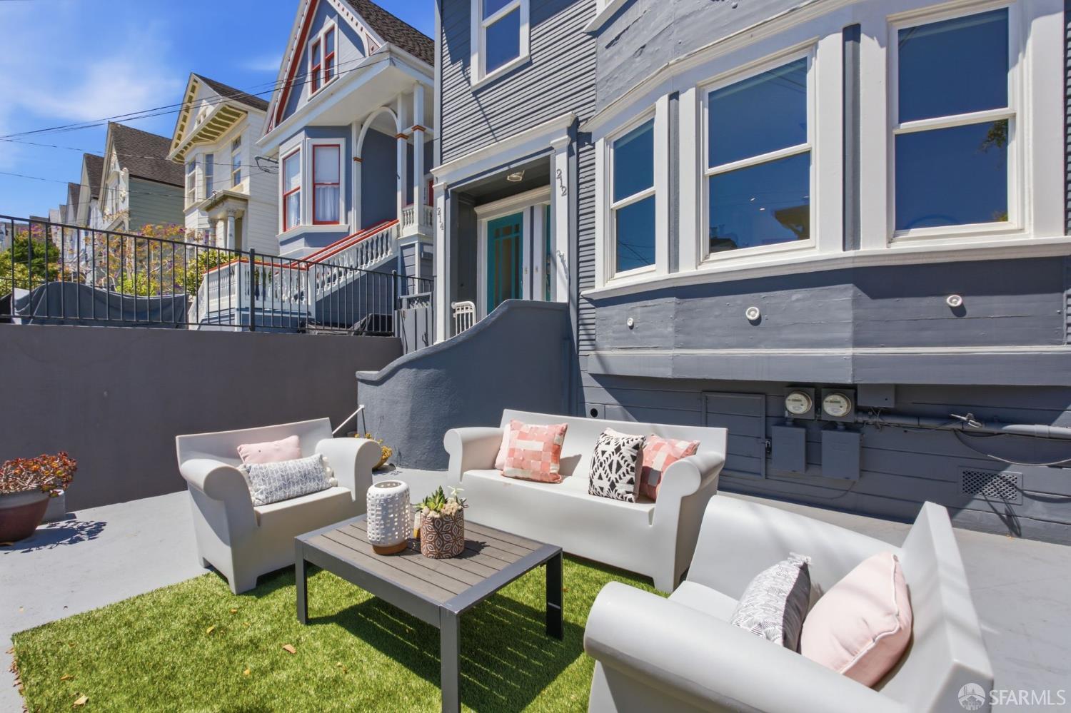 212 Eureka Street