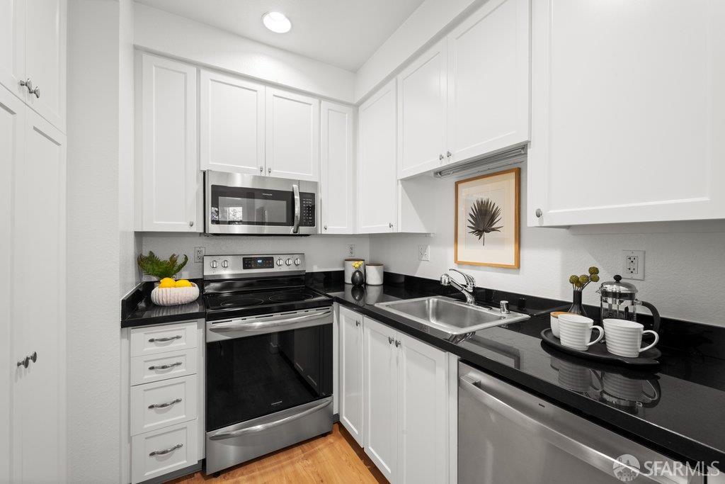 33 Vandewater Street # 103