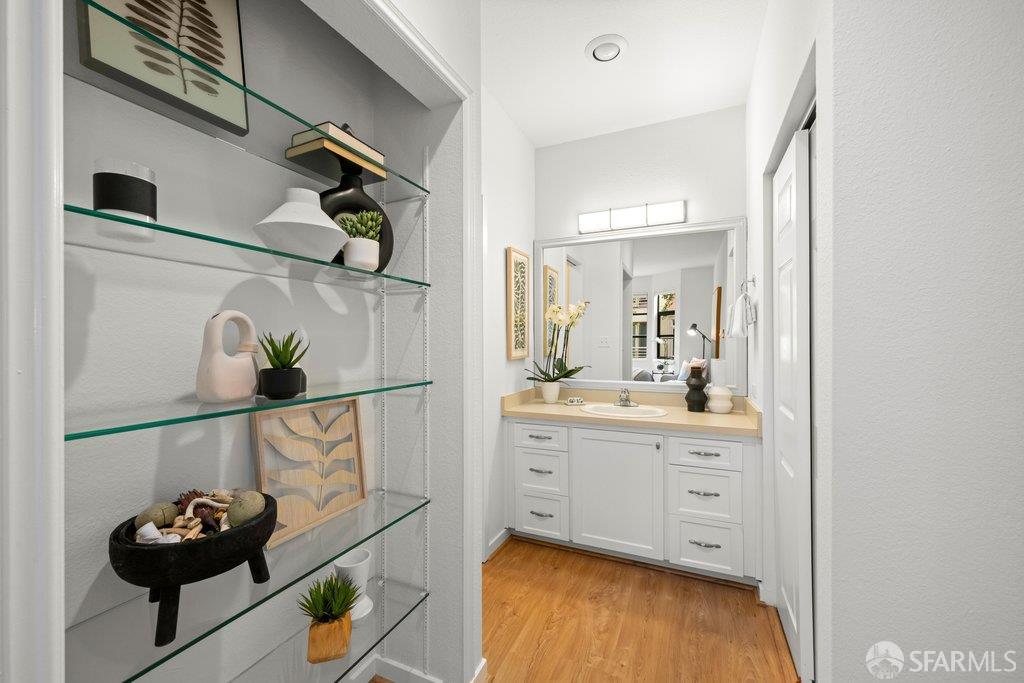 33 Vandewater Street # 103
