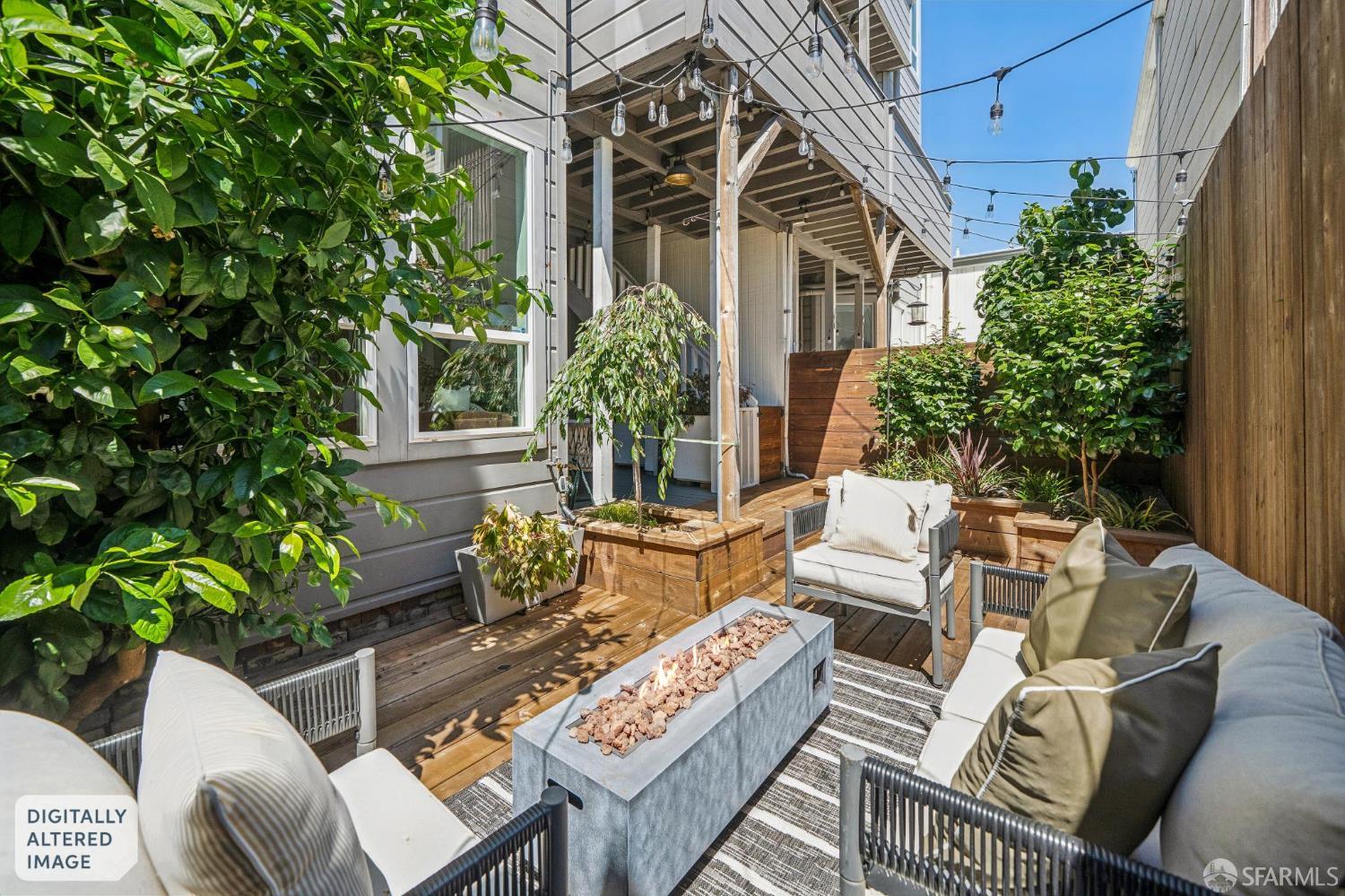 2133 Pine Street