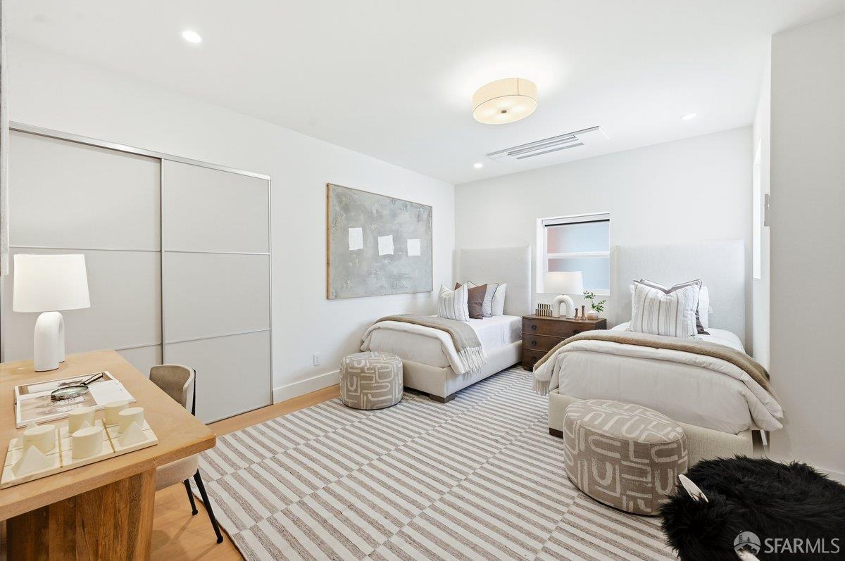 125 Paraiso Place