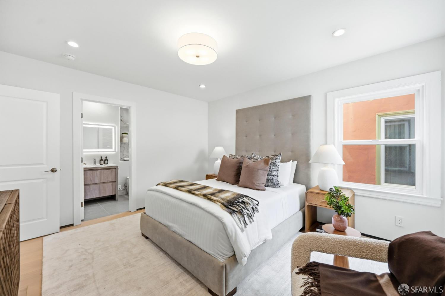 125 Paraiso Place